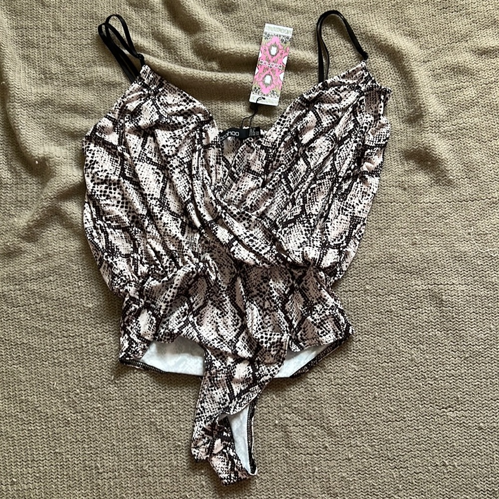 Boohoo snakeskin bodysuit NWT